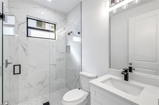 2113 Grayson AVE, Alva, FL 33920