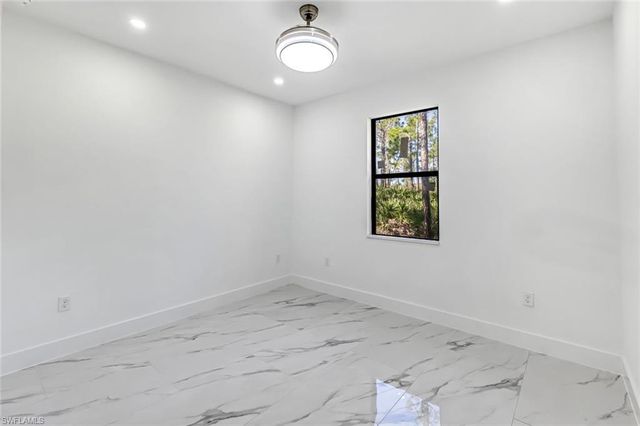 2113 Grayson AVE, Alva, FL 33920