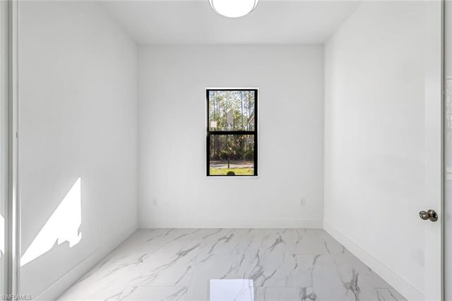 2113 Grayson AVE, Alva, FL 33920