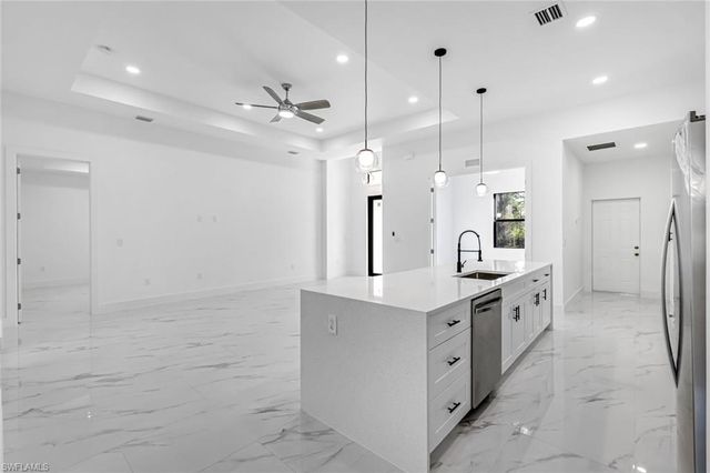 2113 Grayson AVE, Alva, FL 33920