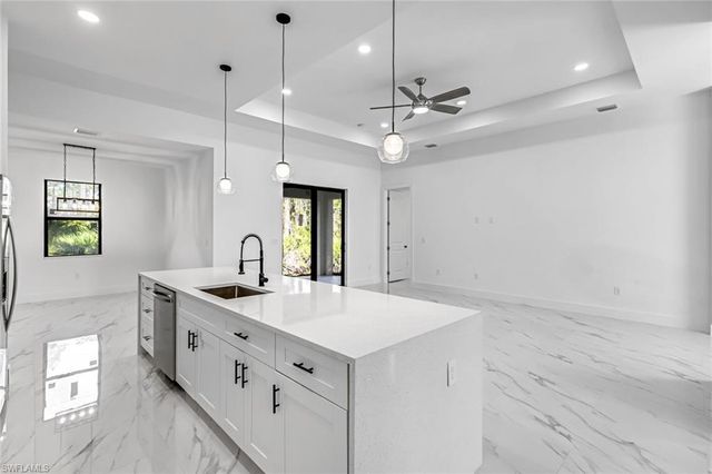 2113 Grayson AVE, Alva, FL 33920