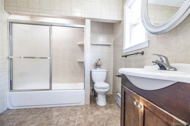 101 Harris Avenue, Freeport, NY 11520