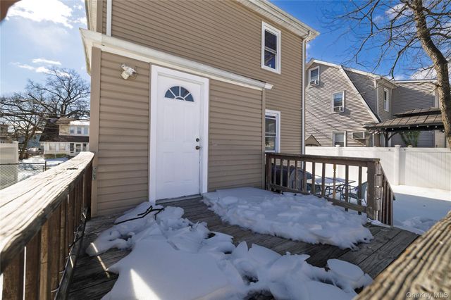 101 Harris Avenue, Freeport, NY 11520