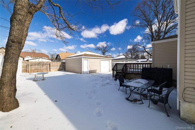 101 Harris Avenue, Freeport, NY 11520