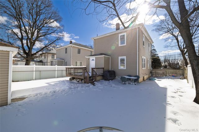 101 Harris Avenue, Freeport, NY 11520