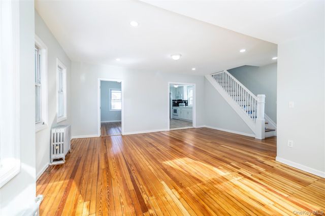 101 Harris Avenue, Freeport, NY 11520