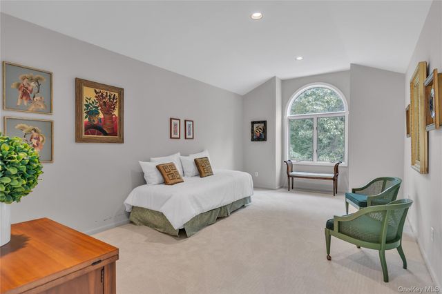 6 Gerriet Court, Northport, NY 11768