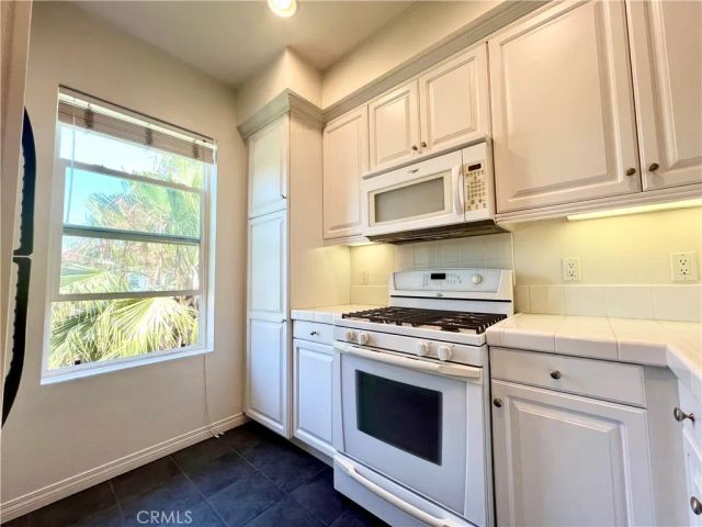 6020 Seabluff Drive 402, Playa Vista, CA 90094