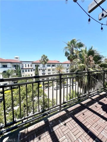 6020 Seabluff Drive 402, Playa Vista, CA 90094
