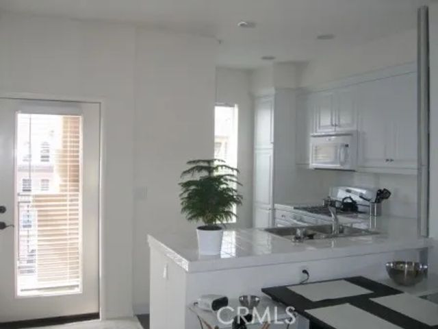6020 Seabluff Drive 402, Playa Vista, CA 90094