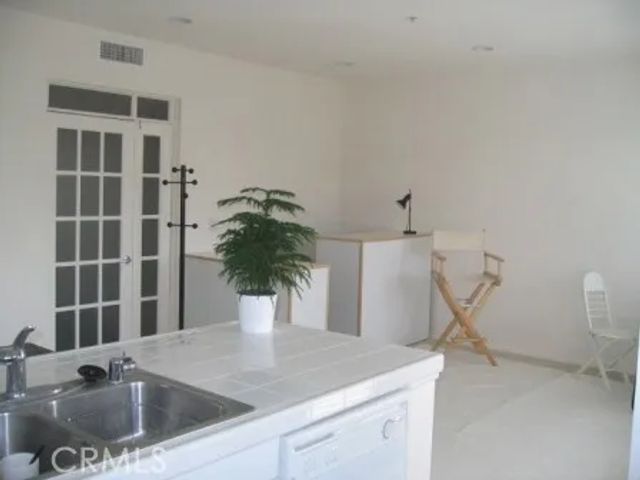 6020 Seabluff Drive 402, Playa Vista, CA 90094