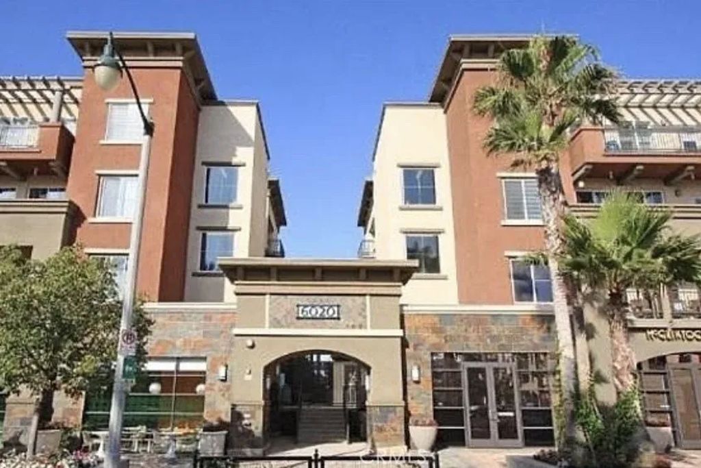 6020 Seabluff Drive 402, Playa Vista, CA 90094