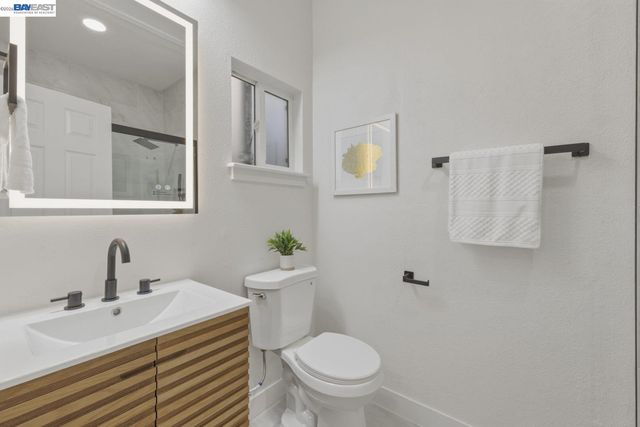 1726 Eagle Ave, Alameda, CA 94501