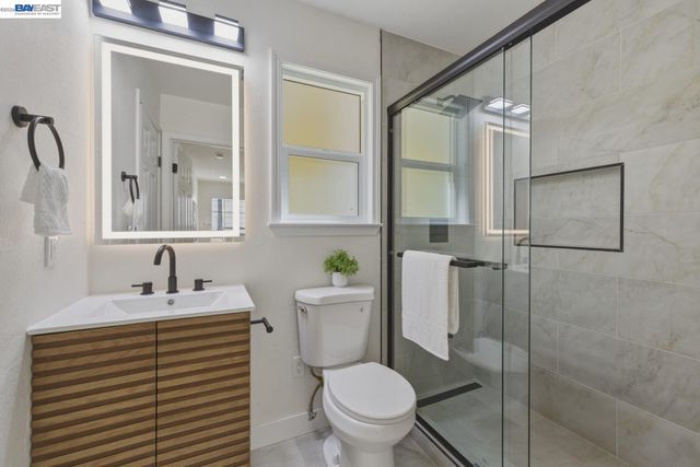 1726 Eagle Ave, Alameda, CA 94501