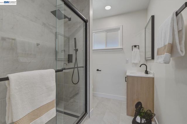 1726 Eagle Ave, Alameda, CA 94501