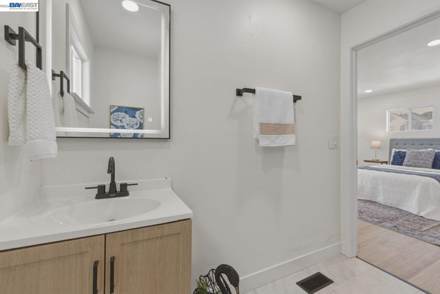 1726 Eagle Ave, Alameda, CA 94501