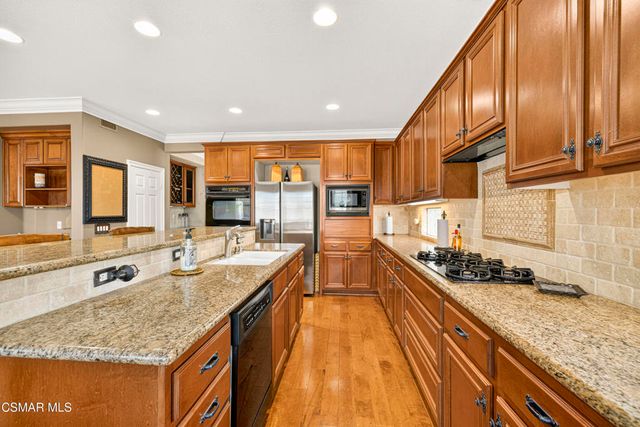 3170 Heavenly Ridge Street, Thousand Oaks, CA 91362