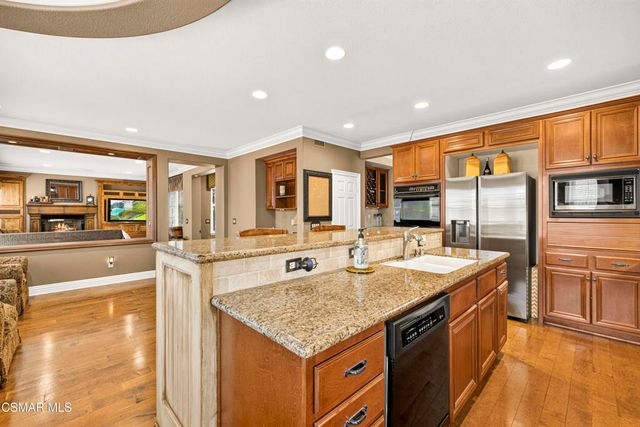 3170 Heavenly Ridge Street, Thousand Oaks, CA 91362