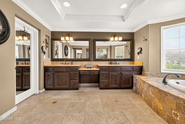 3170 Heavenly Ridge Street, Thousand Oaks, CA 91362