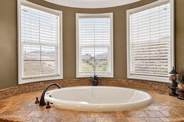 3170 Heavenly Ridge Street, Thousand Oaks, CA 91362