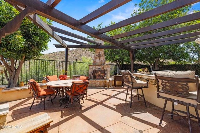 3170 Heavenly Ridge Street, Thousand Oaks, CA 91362
