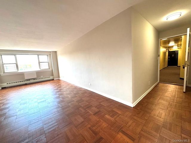 8900 170th Street 7D, Jamaica, NY 11432