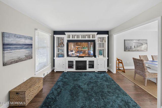 1509 Spray Avenue, Beachwood, NJ 08722