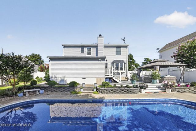 1509 Spray Avenue, Beachwood, NJ 08722