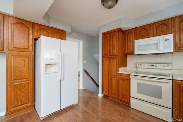 29046 Lorraine Avenue, Warren, MI 48093