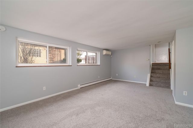 29046 Lorraine Avenue, Warren, MI 48093