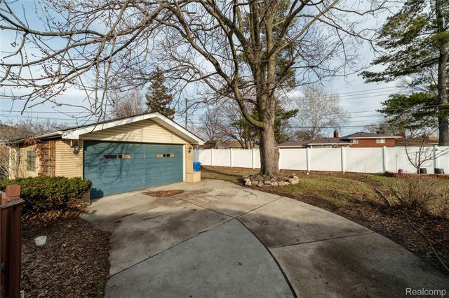 29046 Lorraine Avenue, Warren, MI 48093