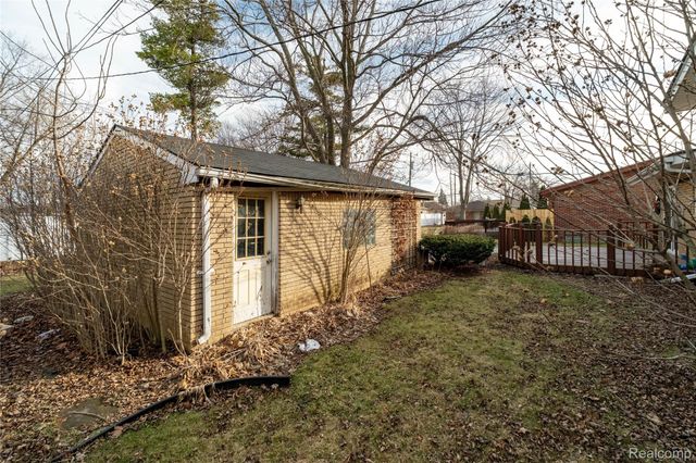 29046 Lorraine Avenue, Warren, MI 48093