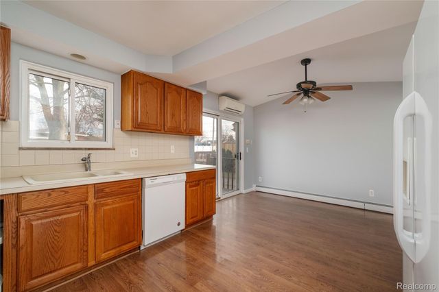 29046 Lorraine Avenue, Warren, MI 48093