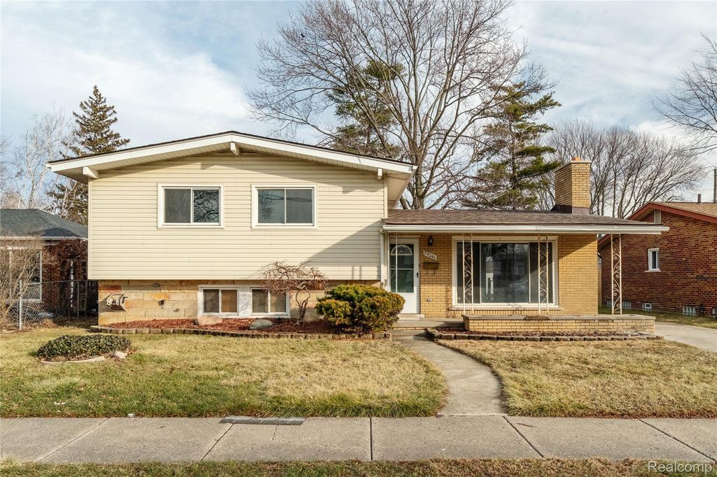 29046 Lorraine Avenue, Warren, MI 48093