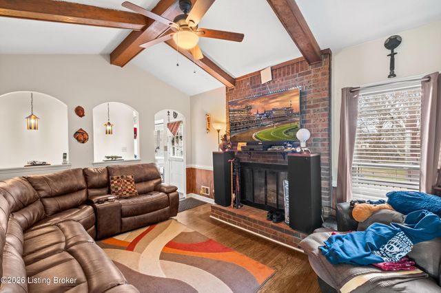 3212 Summerfield Dr, Louisville, KY 40220