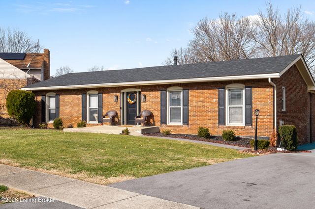 3212 Summerfield Dr, Louisville, KY 40220