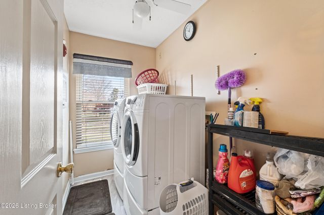 3212 Summerfield Dr, Louisville, KY 40220