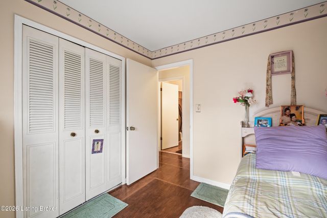 3212 Summerfield Dr, Louisville, KY 40220