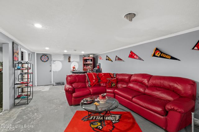 3212 Summerfield Dr, Louisville, KY 40220