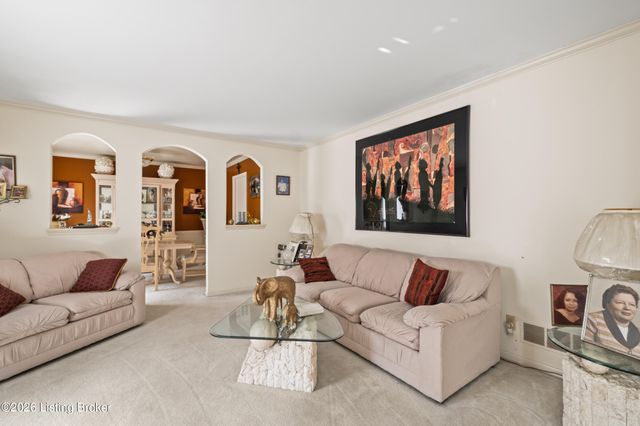 3212 Summerfield Dr, Louisville, KY 40220