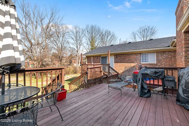 3212 Summerfield Dr, Louisville, KY 40220