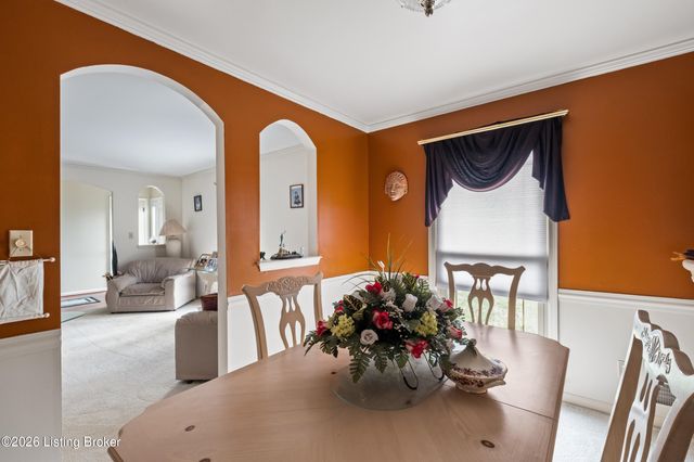 3212 Summerfield Dr, Louisville, KY 40220