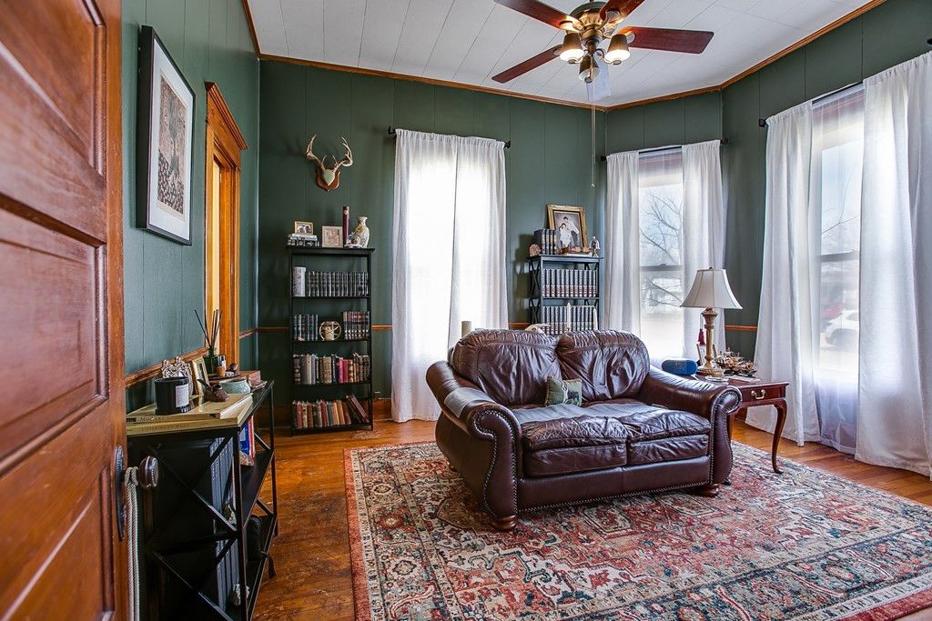 Image 11 of property listing at 801 N 9th Street, Ballinger, TX 76821