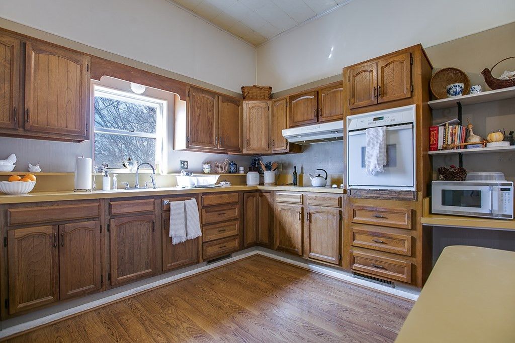 Image 17 of property listing at 801 N 9th Street, Ballinger, TX 76821