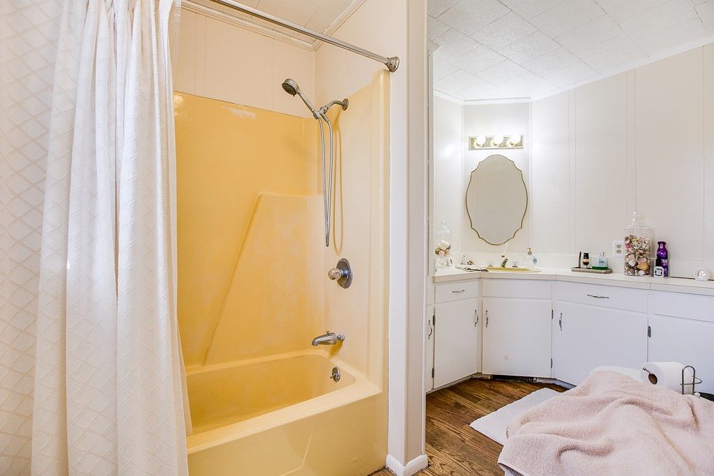 Image 23 of property listing at 801 N 9th Street, Ballinger, TX 76821