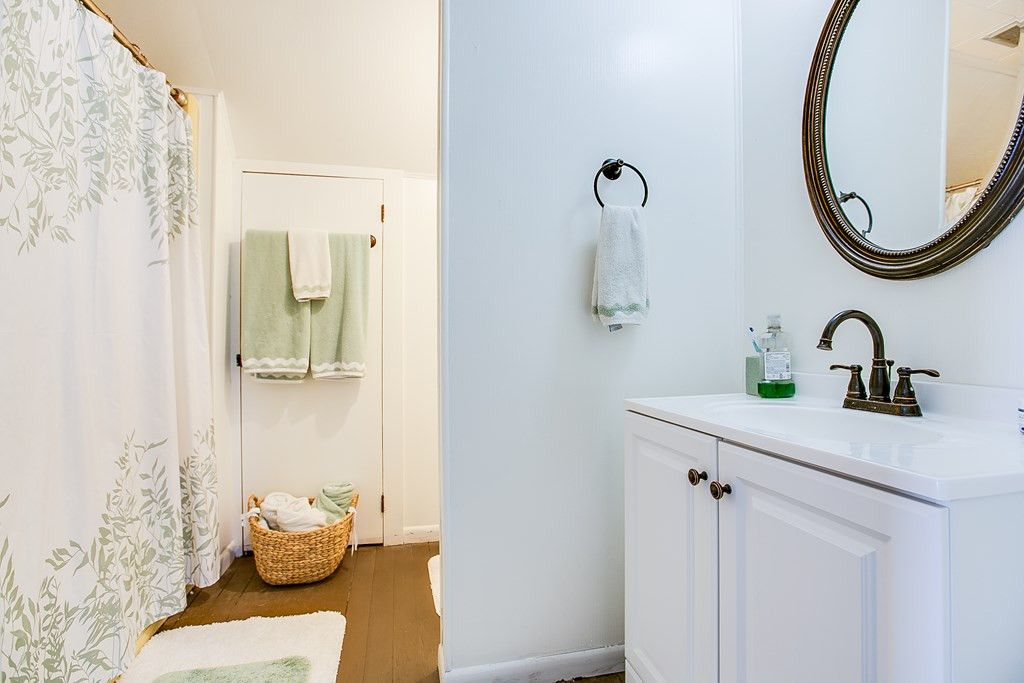 Image 31 of property listing at 801 N 9th Street, Ballinger, TX 76821