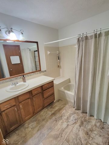 6543 Wandsworth Circle, Indianapolis, IN 46250