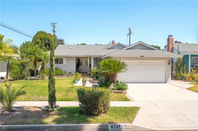 6741 E Huntdale, Long Beach, CA 90808