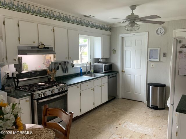 32 Bristlecone Drive, Howell, NJ 07731