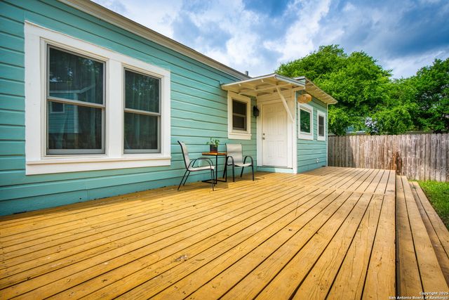 717 W Kings Hwy, San Antonio, TX 78212